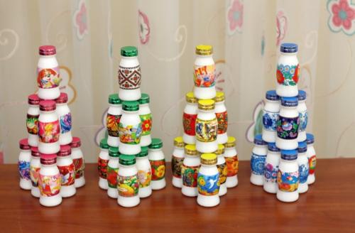 Как можно сделать игрушку из пластиковой бутылки, которая будет издавать звуки. Шумовые бутылочки для развития малышей (бутылочки-шумелки).