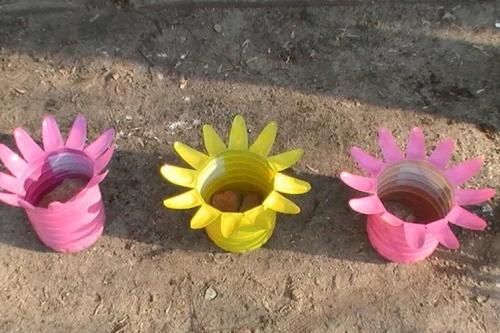 Какие идеи можно использовать для создания декоративных элементов для сада на даче с помощью пластиковых бутылок. Идеи поделок для сада и огорода 2025 из пластиковых бутылок