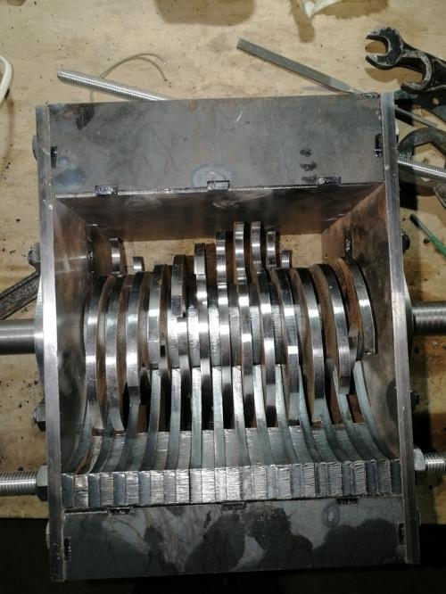 Какие бывают самые простые идеи для переработки пластиковых бутылок. Переработка пластика в гараже в 6 рук