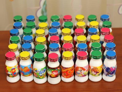 Как можно сделать игрушку из пластиковой бутылки, которая будет издавать звуки. Шумовые бутылочки для развития малышей (бутылочки-шумелки).