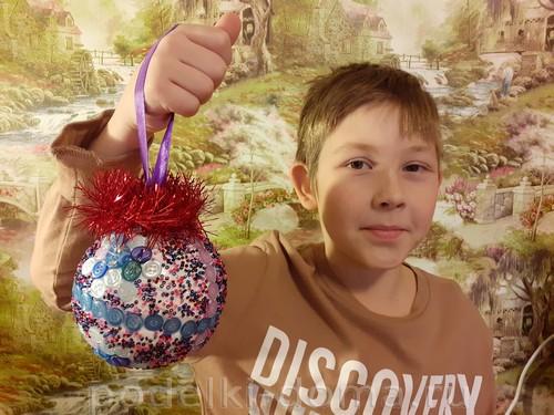 Какие материалы можно использовать для украшения поделок из воздушного пластилина и бутылок. Игрушки на городскую ёлку — фото идей и мастер-классы 2025-2025