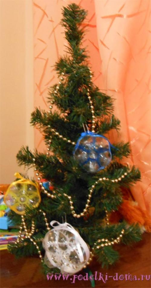 Новогодний свет из пластиковой бутылки: простой и экономичный способ украсить праздник 16