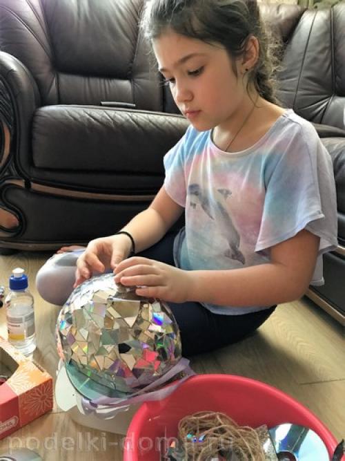 Какие материалы можно использовать для украшения поделок из воздушного пластилина и бутылок. Игрушки на городскую ёлку — фото идей и мастер-классы 2025-2025