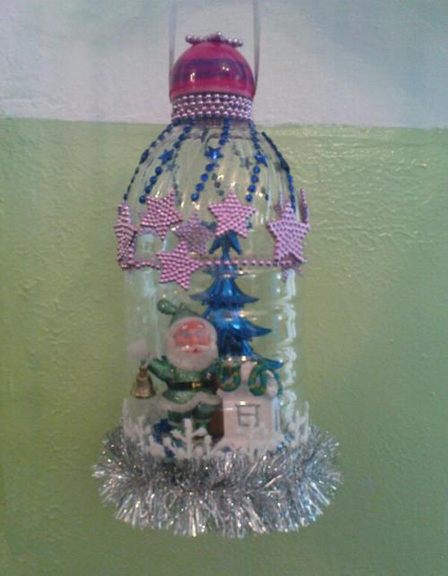 Какие материалы можно использовать для украшения новогодних поделок из пластиковой бутылки. Поделки из пятилитровой пластиковой бутылки к Новому году