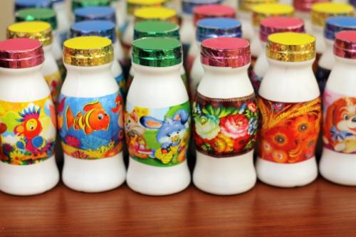 Как можно сделать игрушку из пластиковой бутылки, которая будет издавать звуки. Шумовые бутылочки для развития малышей (бутылочки-шумелки).