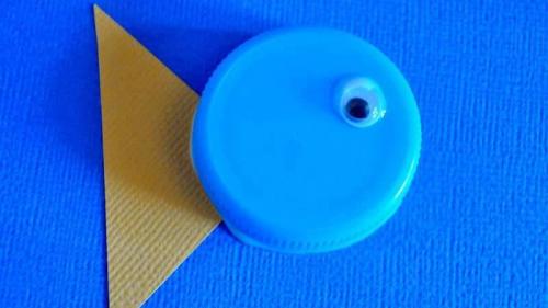 Какие цвета краски лучше использовать для поделки из пластиковых бутылок и крышек. Поделки из пластиковых крышек своими руками — схемы изготовления полезных поделок из крышек от пластиковых бутылок для детей, дачи и сада + фото