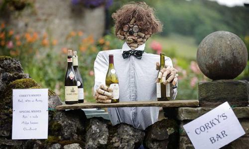 Какие креативные идеи для пугал можно воплотить в саду. Идеи для пугало на вашем участке