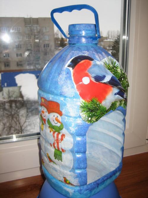 Какие виды искусства можно создать из пятилитровой бутылки. Поделки из пятилитровой пластиковой бутылки к Новому году
