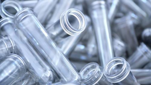 Какие виды утилизации пятилитровой бутылки наиболее экологичны. Какую ПЭТ пластмассу принимают в переработку