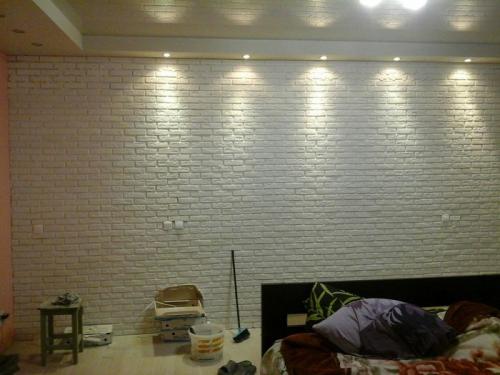 Идеальная стена под кирпич. Как я стену декоративным кирпичом выкладывал