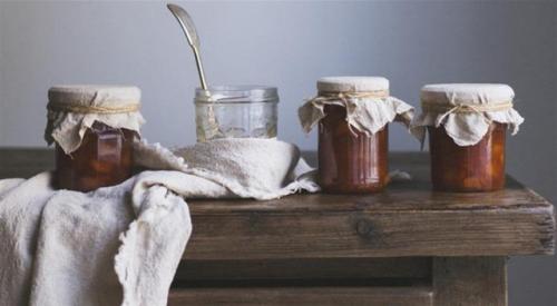 Как хранить заготовки на зиму в квартире. Где хранить овощные заготовки в квартире — полезные идеи и советы 01