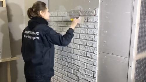 Как наносить штукатурку через пластиковый трафарет. Создать иммитацию кирпичной кладки на стене быстро и недорого, используя многоразовый трафарет ЛофтДом