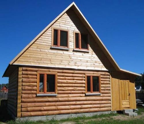 Варианты окраски срубов и фронтонов. Материалы для фронтона и их влияние на цвет