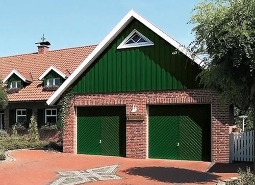 Варианты окраски срубов и фронтонов. Материалы для фронтона и их влияние на цвет