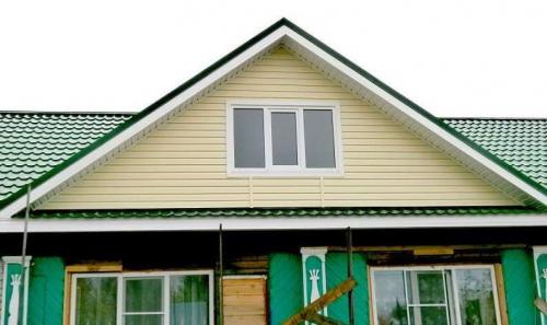 Варианты окраски срубов и фронтонов. Материалы для фронтона и их влияние на цвет