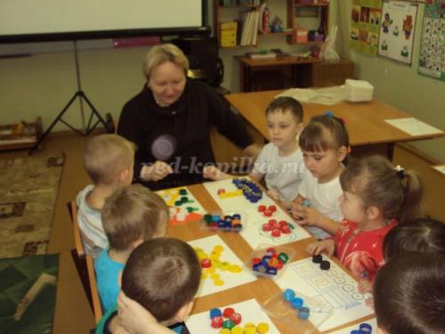 Игры и проекты из пластиковых бутылок для малышей 22 Игры и проекты из пластиковых бутылок для малышей 22