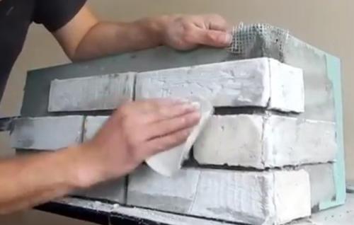 Какие материалы и инструменты необходимы для создания имитации кирпичной стены из гипсокартона. Как сделать кирпичики из гипсокартона для отделки своими руками