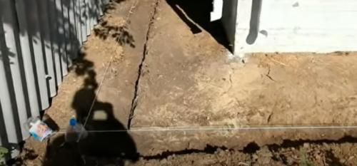 Как залить бетонную отмостку вокруг дома своими руками. Разновидности отмосток 03