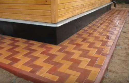 Технология укладки бетонной отмостки. Этапы укладки отмостки вокруг дома 14