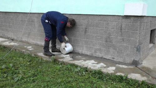 Отмостка вокруг старого дома. Как отремонтировать и обновить отмостку вокруг дома своими руками