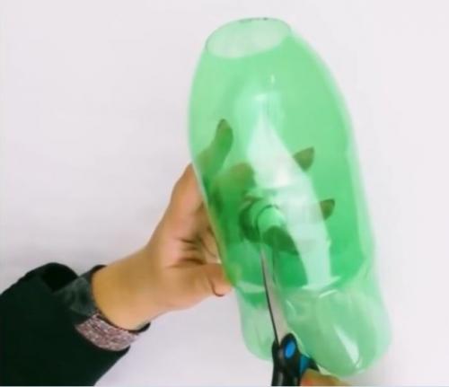 Как сделать из пластиковых бутылок веники. Технология создания