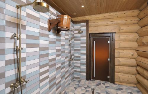 Ванная комната в деревянном доме без плитки. Пол в ванной в деревянном доме: как сделать своими руками сухо, тепло и недорого