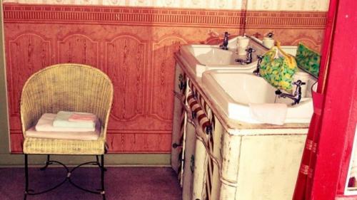 Бежевые ванные комнаты в средиземноморском стиле. Ванная комната в стиле греческого Средиземноморья