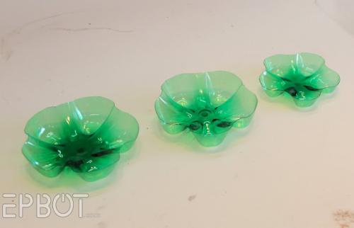 Этажерка из пластиковых бутылок. 