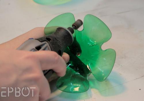 Этажерка из пластиковых бутылок. 