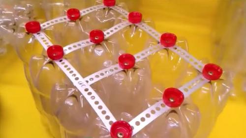 Как сделать скамейку из пластиковых бутылок. Удобная лавочка для сада, огорода, дачи. Быстро и совершенно бесплатно