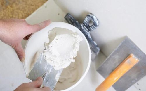 Можно ли наносить декоративную штукатурку на шпаклевку. Особенности шпаклевки и штукатурки 01 Можно ли наносить декоративную штукатурку на шпаклевку. Особенности шпаклевки и штукатурки 01