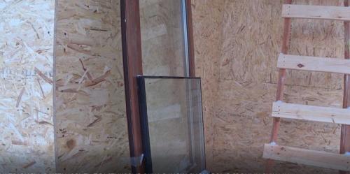 Установка окон в каркасном доме. КАК ПРАВИЛЬНО УСТАНОВИТЬ ПЛАСТИКОВЫЕ ОКНА В КАРКАСНОМ ДОМЕ СВОИМИ РУКАМИ