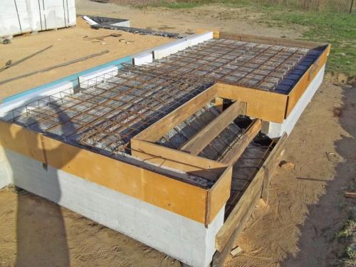 Крыльцо своими руками из дерева с навесом. Общие рекомендации 07