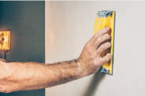 Шлифовка стен под обои. Как правильно шкурить потолок или стену после шпаклевки