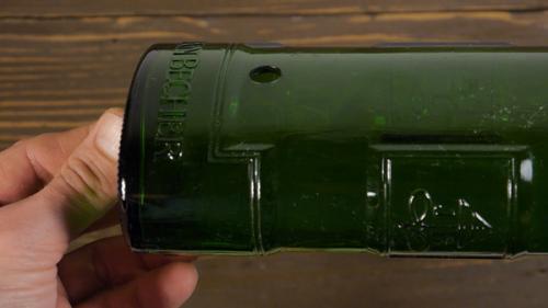 Как правильно изготовить отверстие в бутылке. Как идеально просверлить бутылку. Новогодний светильник.