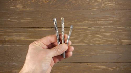 Как правильно изготовить отверстие в бутылке. Как идеально просверлить бутылку. Новогодний светильник.