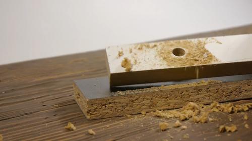 Как правильно изготовить отверстие в бутылке. Как идеально просверлить бутылку. Новогодний светильник.