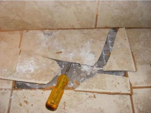 Как положить плитку под чугунную ванну. Общие советы крепления ванны на ножках на кафельном полу