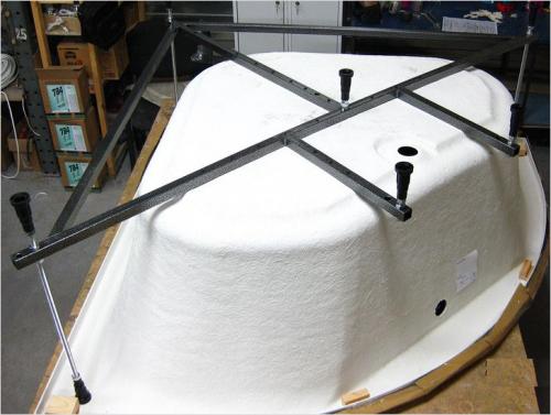 Крепление ванны к стене на бетон и плитку. Особенности установки пристенных акриловых ванн 10 Крепление ванны к стене на бетон и плитку. Особенности установки пристенных акриловых ванн 10