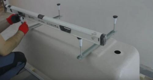 Как сделать ванну устойчивой. Как установить акриловую ванну надежно