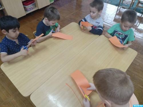 Какие особенности должен иметь архив поделки из подручных материалов. Поделки из бумаги