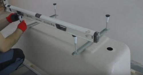 Что подложить под акриловую ванну. Как установить акриловую ванну надежно