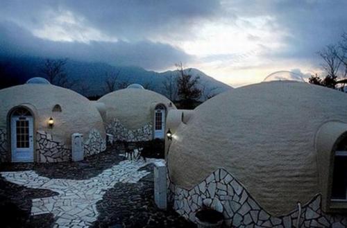 Купольный дом из пенопласта.  Супер лёгкий материал.