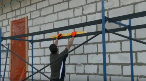 Какие инструменты и материалы нужны для строительства дома из пенопласта за 2 часа. Подготовка наружных стен к утеплению