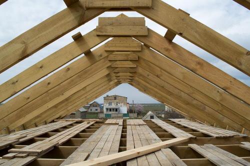 Как установить крышу на дом из пенопласта. Основные принципы утепления кровли пенополистиролом