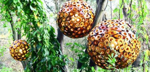 Поделки своими руками из подручных материалов. Поделки из подручных материалов своими руками — выбор инструментов и материалов. Пошаговое описание, как изготовить игрушки и украшения (105 фото и видео)