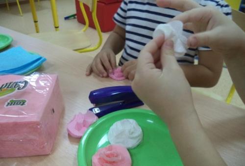 Мамины поделки в детский сад. Поделки ко Дню Матери 2021 для детского сада и начальной школы (мастер-классы с шаблонами)