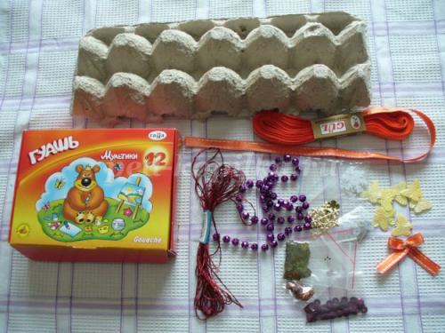 Поделки из яичных упаковок пластиковых. Поделки из яичных лотков: оригинальные идеи, фото и видео мастер классы. Что сделать из яичных лотков? 26