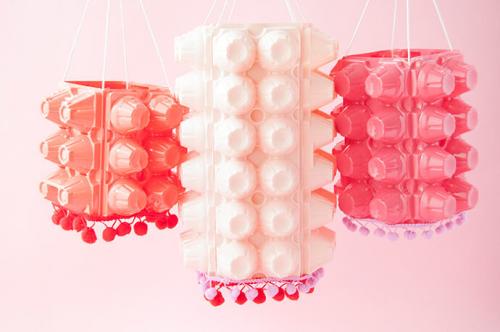 Поделки из яичных упаковок пластиковых. Поделки из яичных лотков: оригинальные идеи, фото и видео мастер классы. Что сделать из яичных лотков?