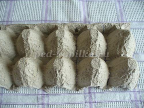 Поделки из яичных упаковок пластиковых. Поделки из яичных лотков: оригинальные идеи, фото и видео мастер классы. Что сделать из яичных лотков? 27